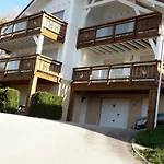 Les Adrets Aparthotel 4*