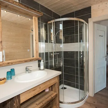 Les Adrets מלון דירות 4*